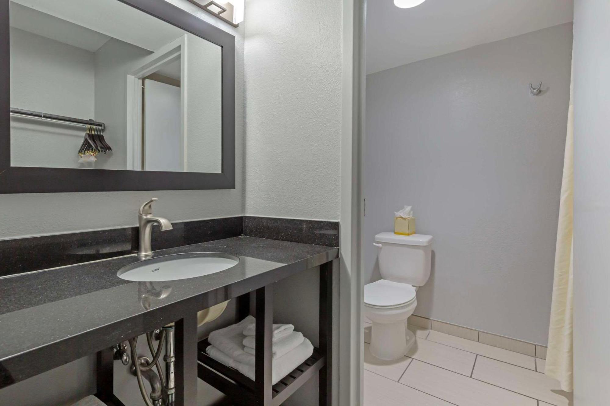 Clarion Hotel & Suites BWI Airport North Baltimore Exteriér fotografie