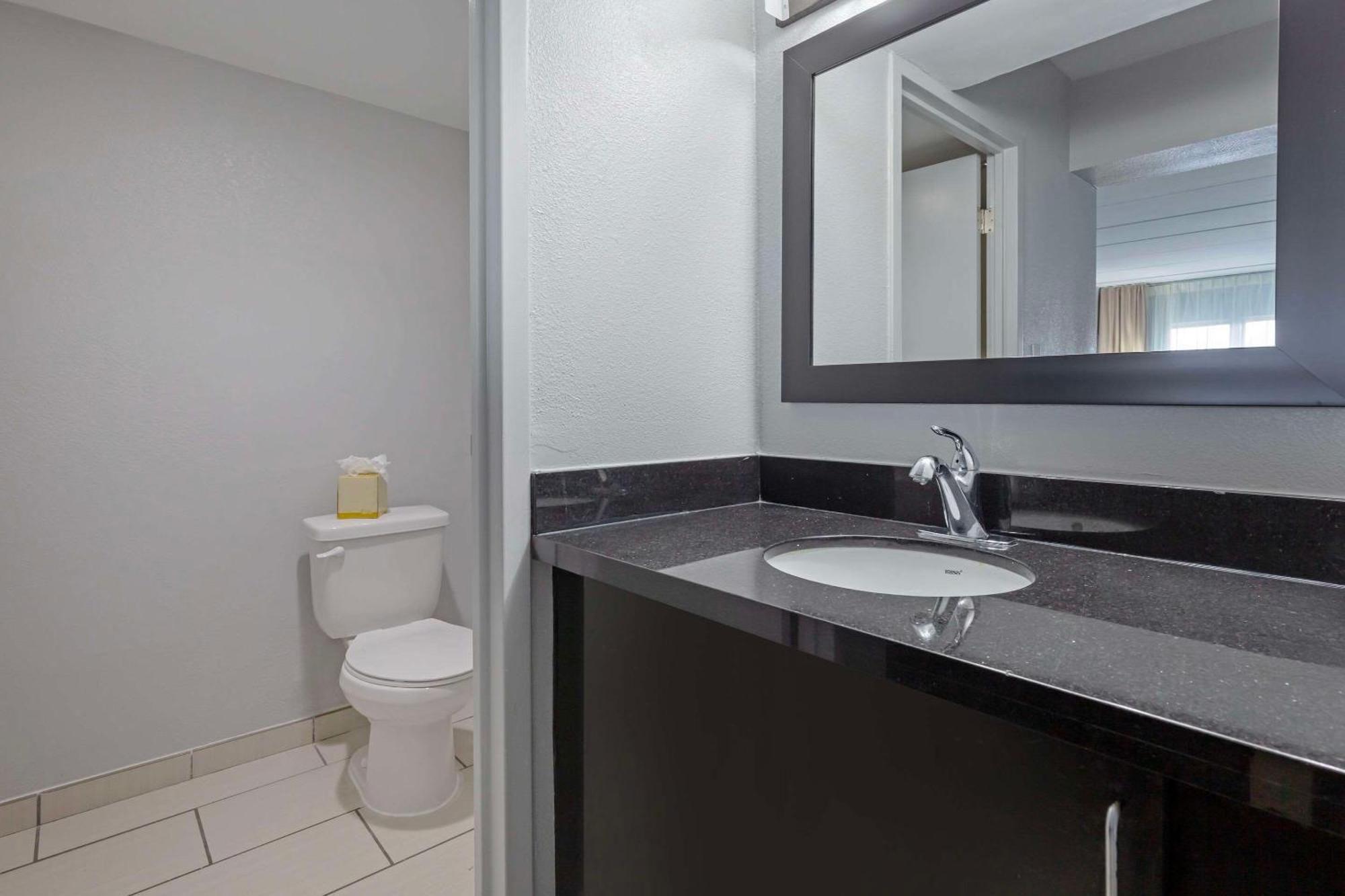 Clarion Hotel & Suites BWI Airport North Baltimore Exteriér fotografie