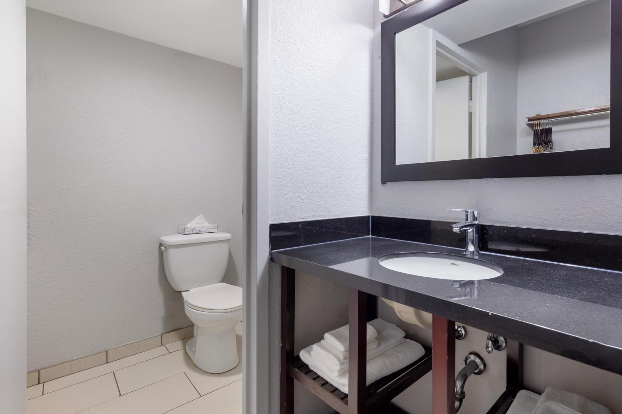Clarion Hotel & Suites BWI Airport North Baltimore Exteriér fotografie